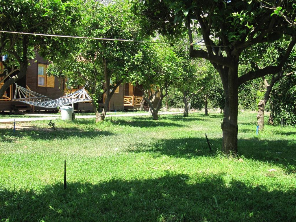 Baris Pension & Bungalows Чирали Экстерьер фото
