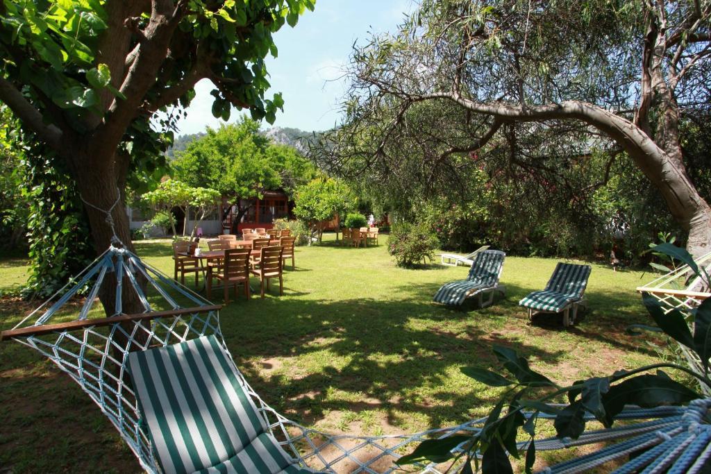 Baris Pension & Bungalows Чирали Экстерьер фото